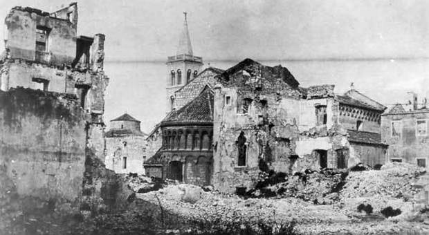 Zara veneziana bombardata e distrutta dagli Alleati nel 1944