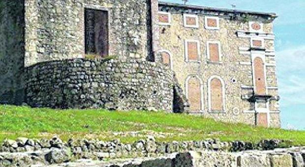 «Il Castello può attendere, i fondi per i restauri vadano alla Sanità»