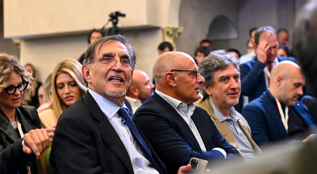 immagine Elezioni, la festa alla sede di Fratelli d'Italia per la vittoria di Giorgia Meloni