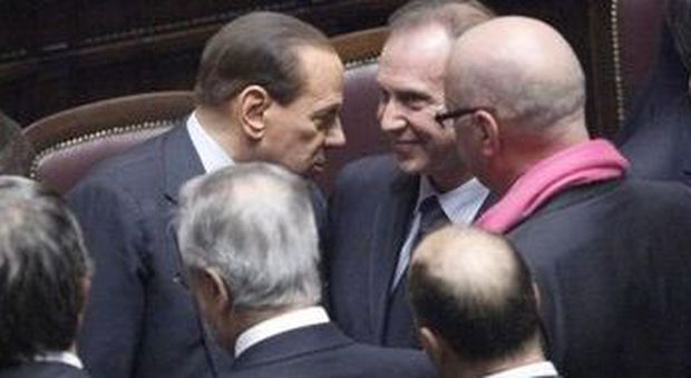 Berlusconi e Moffa ieri alla Camera (foto Mauro Scrobogna - Lapresse)