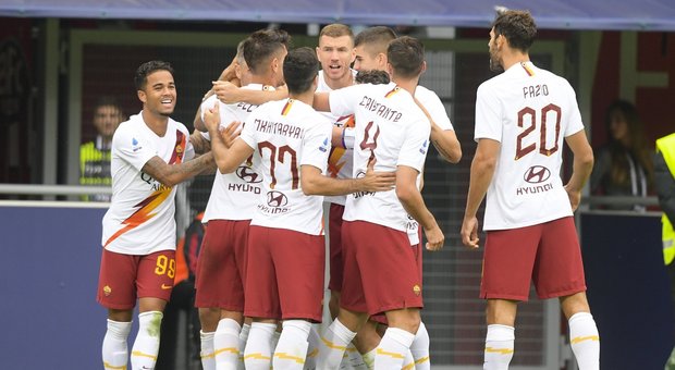 Dzeko allo scadere piega il Bologna, la Roma vince in 10 per 2-1