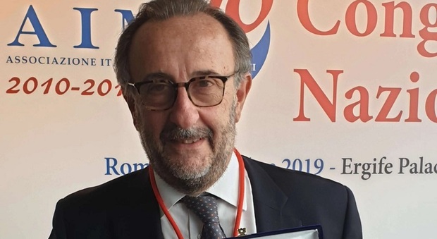 Il medico Vincenzo Sarnicola, presidente della Società Italiana della cornea e della staminalità