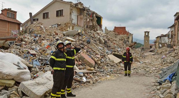 Terremoto: 80 squadre di esperti in campo per controllare la stabilità degli edifici