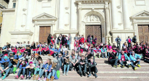 Gli studenti a San Bernardino (Foto Renato Vitturini)