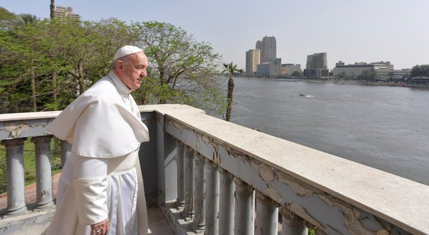 Papa Francesco in Egitto: «Sul caso Regeni mi sono mosso»