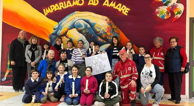 Gli studenti della 5A della scuola primaria di Bolsena donano 500 euro alla Croce Rossa