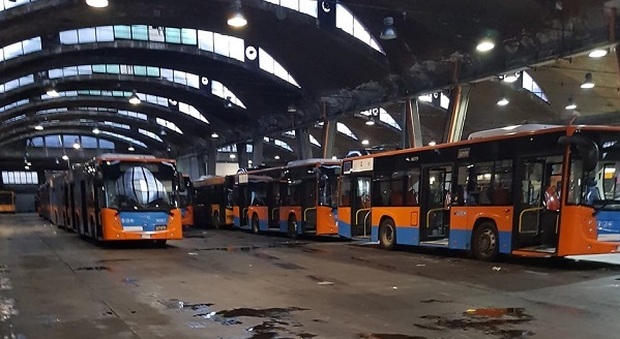 Coronavirus a Napoli, l'allarme dei rappresentanti dei lavori per la sicurezza sugli autobus Anm
