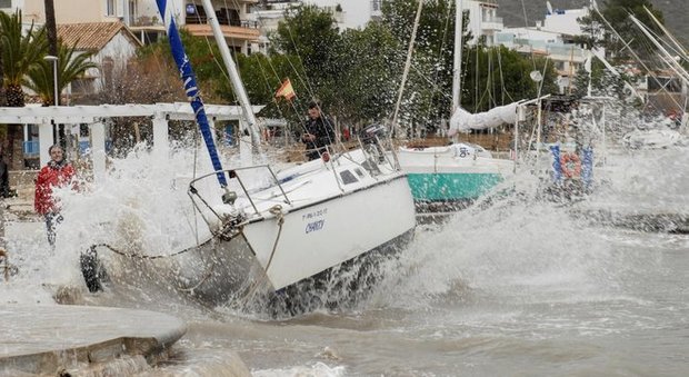 immagine Tempesta Gloria, in Spagna tre morti e onde alte come palazzi: allerta meteo anche in Francia