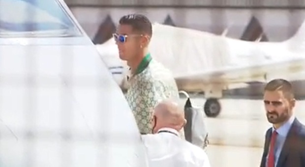 Cristiano Ronaldo vicino al ritorno allo United. Il campione portoghese vola a Lisbona
