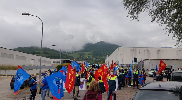Non si ferma la battaglia dei lavoratori di Elica: 4 ore di sciopero e manifestazione. Ecco tutti gli scenari