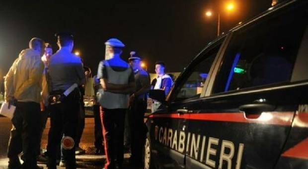 Resiste ai carabinieri, arrestato guidatore ubriaco (foto di repertorio)