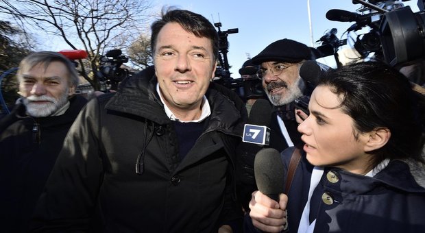 Rifiuti a Roma, Renzi apre: «Pronti a dare una mano a Raggi»