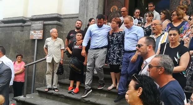 Tabaccaio ucciso a Napoli, la rabbia della vedova: «Solo 8 anni al killer, vergogna»