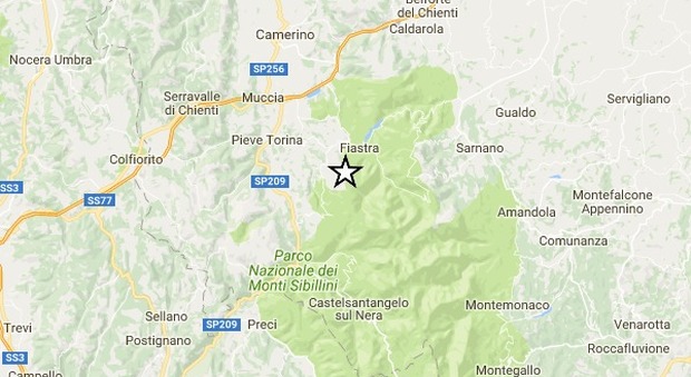 Terremoto, nuova notte di scosse. Quattro forti repliche tra Umbria e Marche