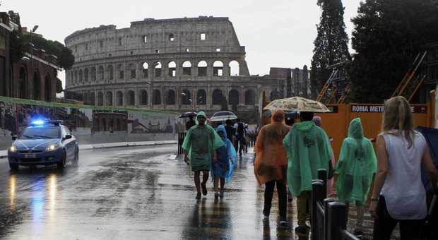 Maltempo a Roma, colpita la zona est poco dopo le 14: acquazzoni e temperature giù