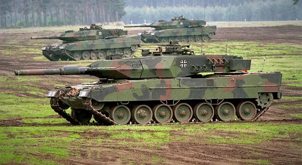 Leopard 2, il carro armato tedesco: ecco cos'è e perchè Scholz non vuole consegnarli a Kiev