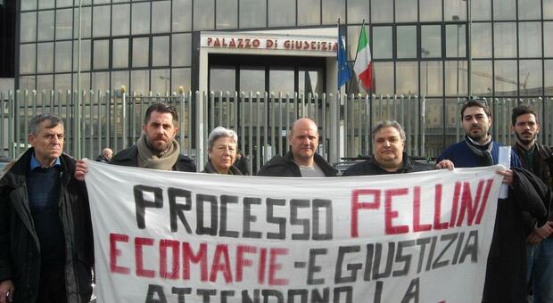 Processo Pellini, protesta davanti al tribunale
