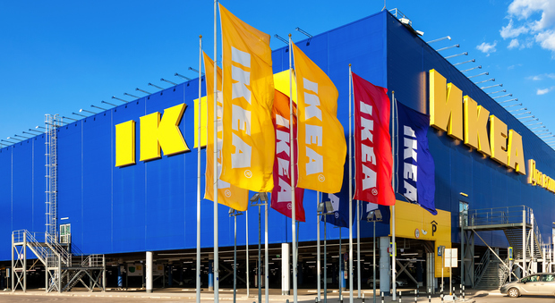 Ikea, sciopero dopo un licenziamento di una mamma, battaglia delle cifre
