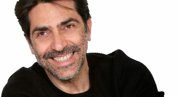Sergio Vespertino è al teatro Comunale di Caserta con "Il Signor Vattelappesca"