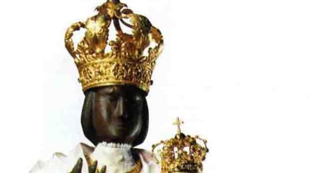 Foggia, ladri in chiesa: in fuga con la corona d'argento della Madonna
