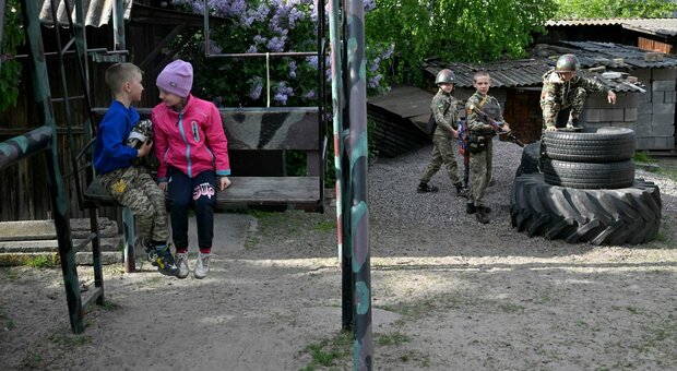 Ucraina, il dramma dei bambini: «16.226 deportati in Russia, solo 300 sono tornati in patria. 10.513 sono stati localizzati»