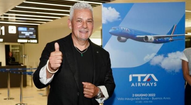 Roberto Baggio, blitz degli animalisti all'arrivo in aeroporto: cosa è successo