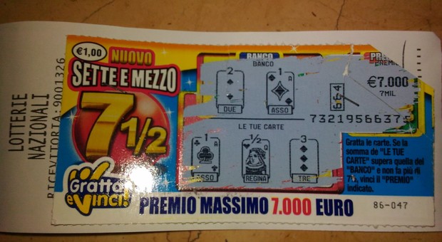 San Lorenzo in Campo, gratta biglietto da un euro e se ne porta a casa 7mila