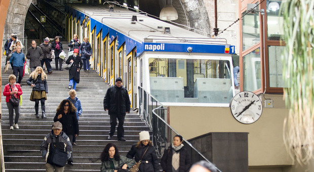Coronavirus a Napoli, il vicesindaco: «Funicolare equiparata a trasporto metro»