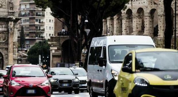 traffico nel centro di Roma
