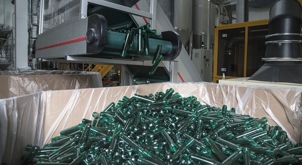 La linea verde della Ferrarelle: riciclate 4 mila tonnellate di plastica