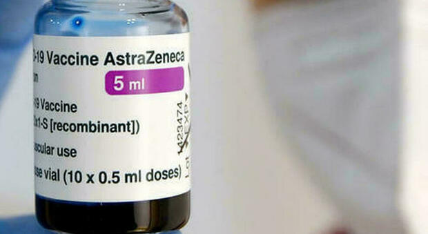 Vaccino Astrazeneca, Oxford sospende la sperimentazione sui bambini