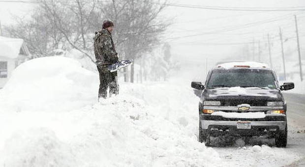 Usa, neve senza sosta da record, 13 morti. Rischio alluvioni
