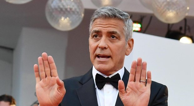 Milano, estradata in Italia la truffatrice dei "Bonnie&Clyde" italiani che incastrarono anche George Clooney