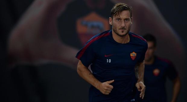 Francesco Totti compie 40 anni e allontana ogni polemica: “Perfetta sintonia con Spalletti”