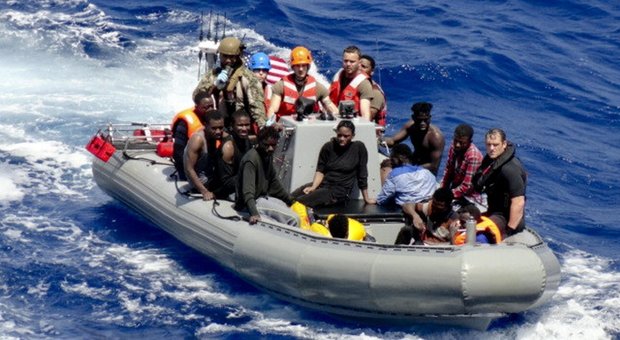 Nuovo naufragio in Libia: 63 dispersi Ci sono morti