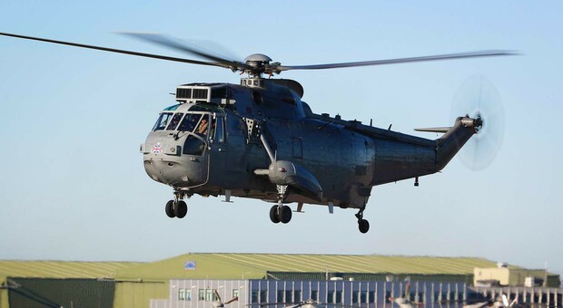 Ucraina, Londra invia i primi elicotteri "Sea King" in aiuto di Kiev dall'inizio della guerra: cosa sono e a cosa servono