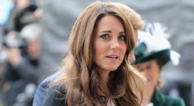 ​Kate Middleton d'urgenza in ospedale, paura per la gravidanza: «Forti dolori allo stomaco»