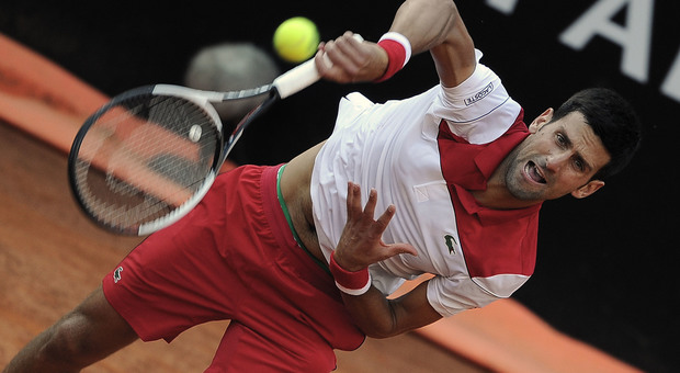 Internazionali, Djokovic batte Nishikori: supersemifinale contro Nadal