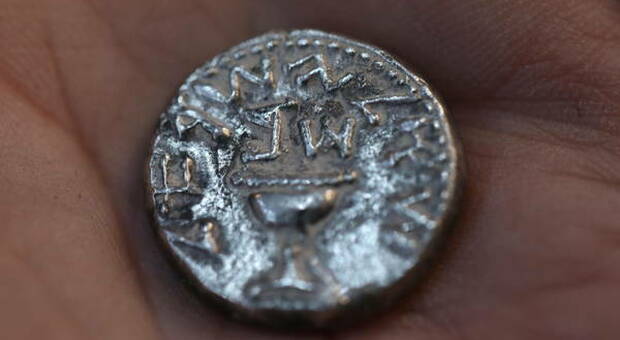 Trovata a Gerusalemme una rarissima moneta di duemila anni fa: «Scoperta da una bambina»