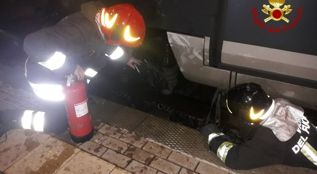 Principio d'incendio di un vagone di un treno nella stazione ferroviaria di Ugovizza Valbruna: passeggeri evacuati