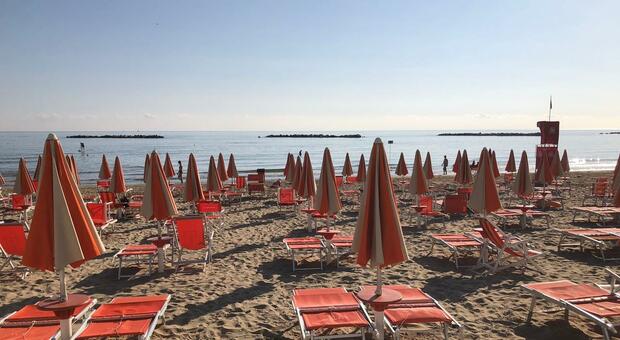 immagine Sciopero degli ombrelloni: adesione all’80 per cento. «Manifestazione riuscita»