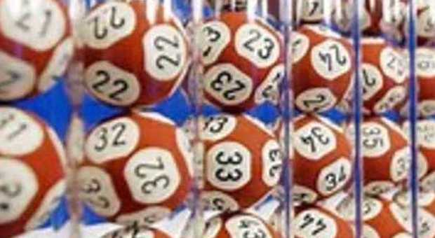 Lotto, le estrazioni del 28 dicembre e i numeri vincenti del Superenalotto