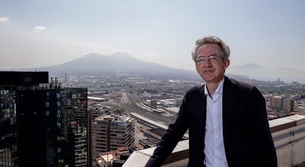 «Napoli vista dall'alto», Gaetano Manfredi a 124 metri d'altezza: «Occorre cambiare»