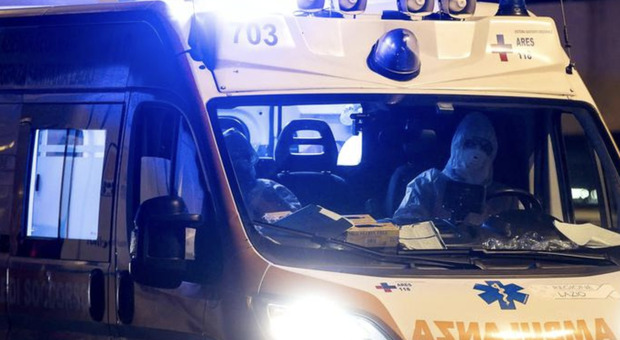 Chiede di lasciare libero il passaggio per l'ambulanza: aggredita una dottoressa del 118
