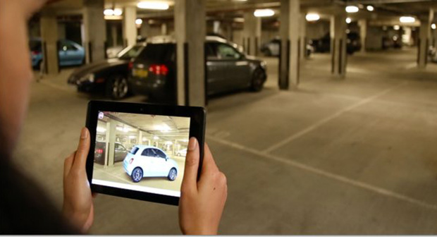 Il prototipo permette ai possibili acquirenti, tenendo in mano un dispositivo mobile, di configurare un’automobile virtuale a grandezza naturale di vederla, camminarle intorno, guardare all’interno.