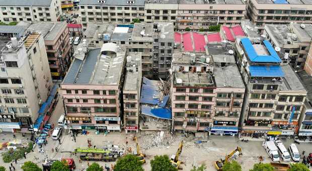 Sopravvissuta: estratta viva sei giorni dopo il crollo di un edificio