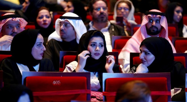 Arabia Saudita, le donne possono andare al cinema per la prima volta in 35 anni