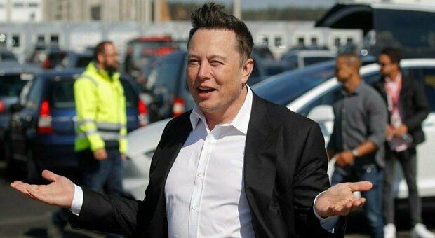 Elon Musk, il retroscena sulla routine: «Dormo sei ore a notte, vorrei riposare di meno ma si diventa improduttivi»