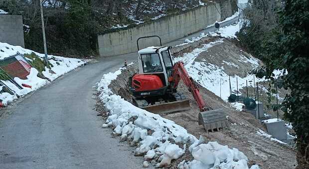 La neve dopo l’alluvione, Sassoferrato in ginocchio: il sindaco Greci fa i conti dei danni