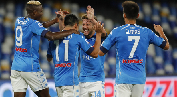 Il Napoli fa festa alla prima in casa: «Felice del primo gol al San Paolo»